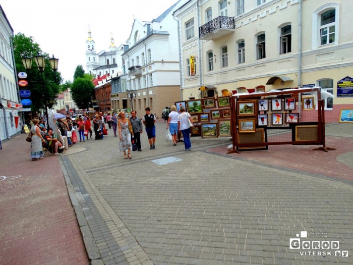 Улица Суворова во время Славянского Базара 2015