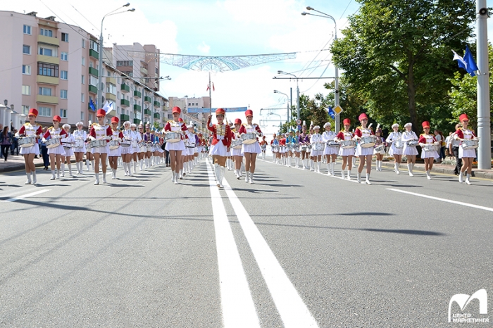 Торжественное шествие в честь юбилея Славянского Базара