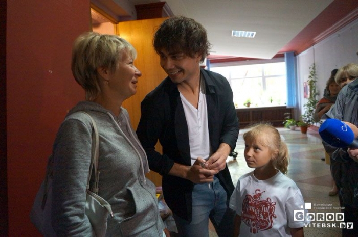 Александр Рыбак с сестрой Юлей и племянницей Ульяноы