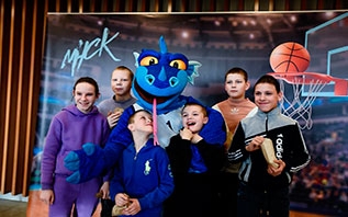 Проект Sportera открывает мир баскетбола для детей из Бегомля. Как порадовали ребят?