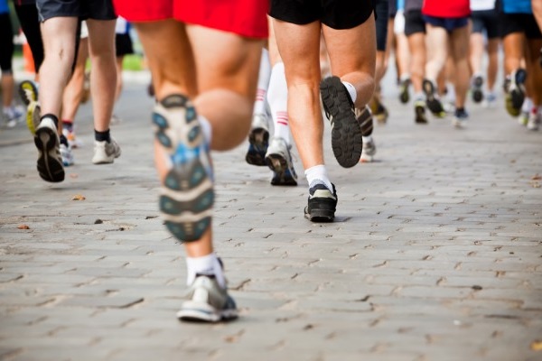 people-running-city-marathon-660x400