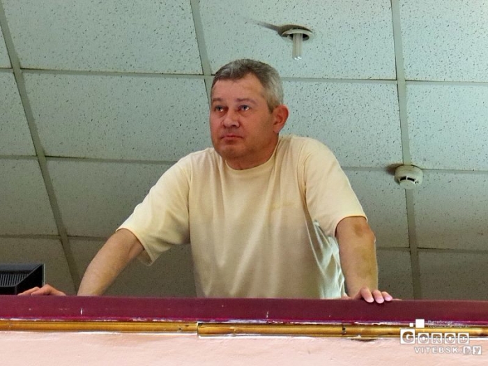 11_Даже звукорежиссёр иногда выг лядывал с балкона посмотреть, кт о же это там поёт