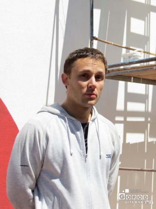 руководит ель группы  Степан Д роздов