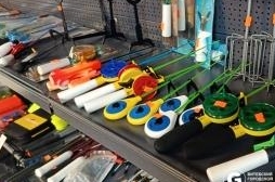 Крючки, грузила, поплавки, карабины.