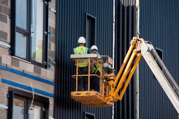Курсы Безопасное выполнение работ на высоте при эксплуатации строительных подъемников и мобильных рабочих платформ