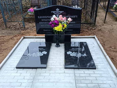 Двойные памятники