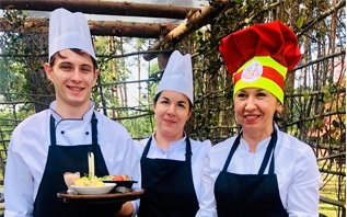 Команда Витебского государственного индустриального колледжа победила в конкурсе по приготовлению блюда из мяса индейки на фестивале «Мара гурмана-2021» в Городке