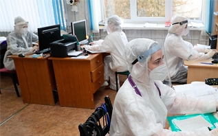 В Беларуси анонсировали в ближайшее время повышение зарплат медикам