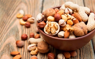Nutrients: употребление орехов положительно влияет на сердечное и психическое здоровье