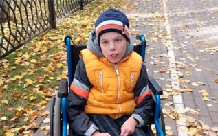 Главная радость – прогулки! Чтобы бывать на свежем воздухе, Кириллу из Новополоцка нужна коляска