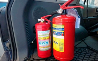 Сколько килограммов должен весить огнетушитель, который находится в автомобиле?