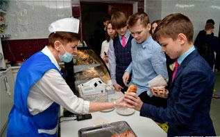 В более чем 70% школ Витебской области с 1 сентября будут изменены режим питания и меню завтраков, обедов и ужинов