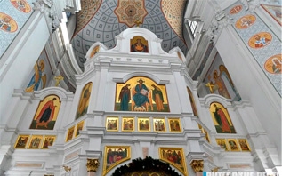 Руководство Витебской области поздравило православных верующих с Рождеством в Свято-Успенском кафедральном соборе