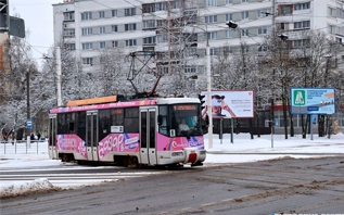 В Витебске начал курсировать фестивальный трамвай