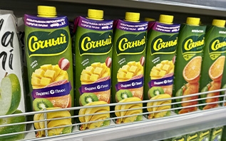 «Сочный» и Яндекс Плюс выпустили соки с подпиской на кино и музыку