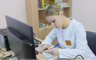 Как будут работать поликлиники и больницы Витебска в выходные и праздничные дни в ноябре