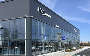 В Полоцке открылся автоцентр Geely и BELGEE. Смотрите, как выглядит
